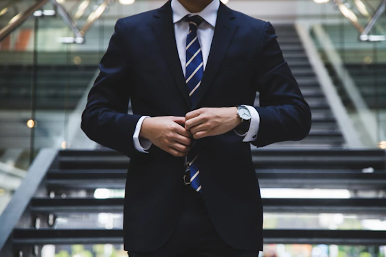 Planes mensuales de consultoría financiera — básico, profesional, premium